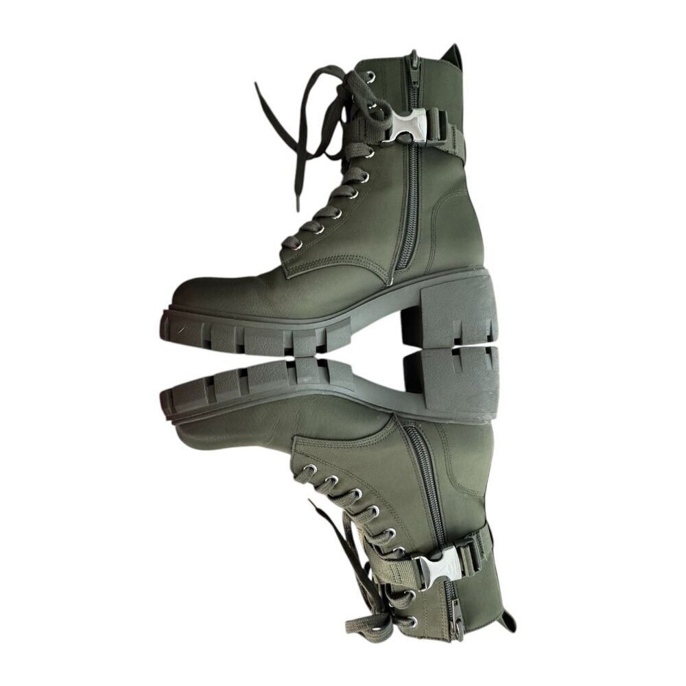 Steve Madden Hyped Chunky Sole Boots in Olive Green Micro Ankle Pack Size 6.5